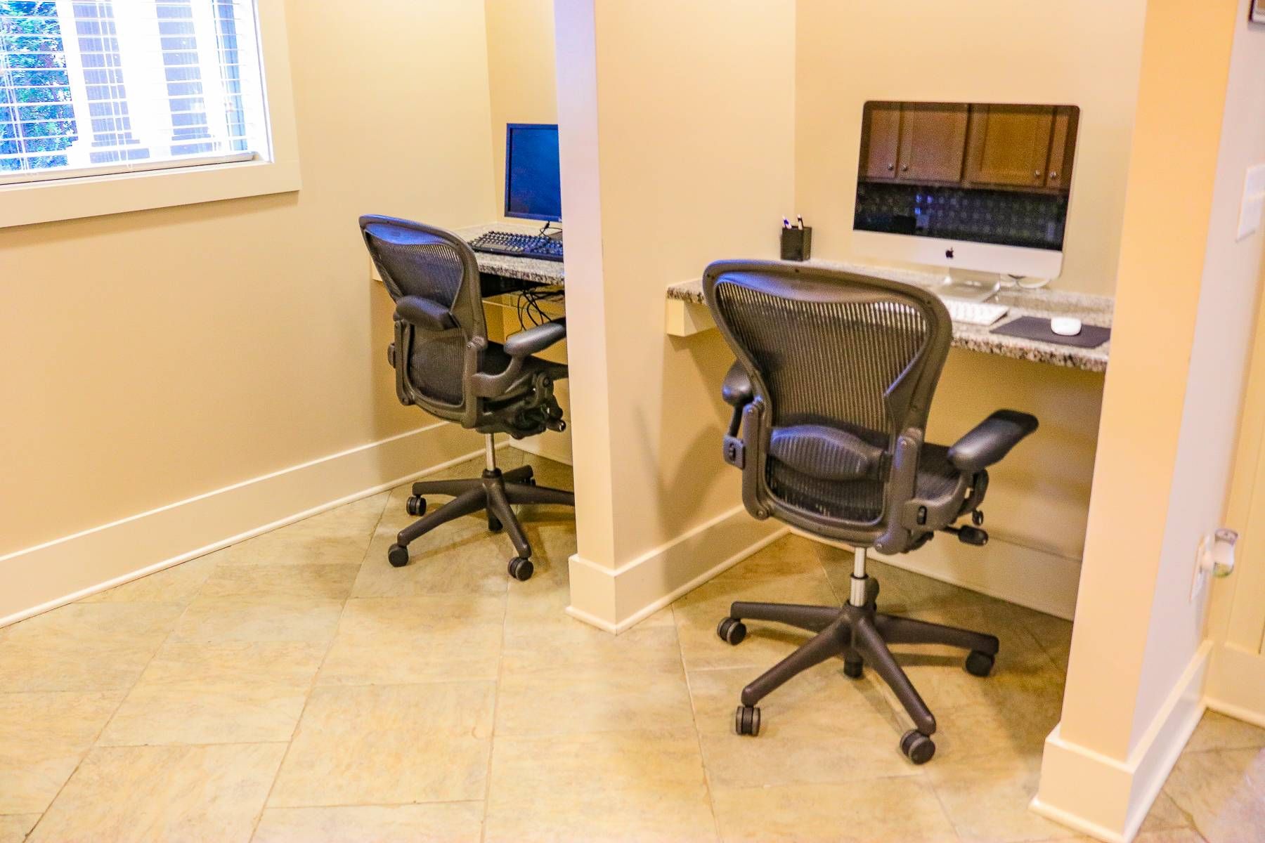 The Townhomes at Chapel Watch Village business center with work stations